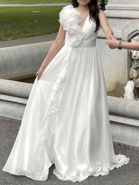 Ruffle Soft V-Neck Chiffon Wedding Dress With Slit and Built-in Cups